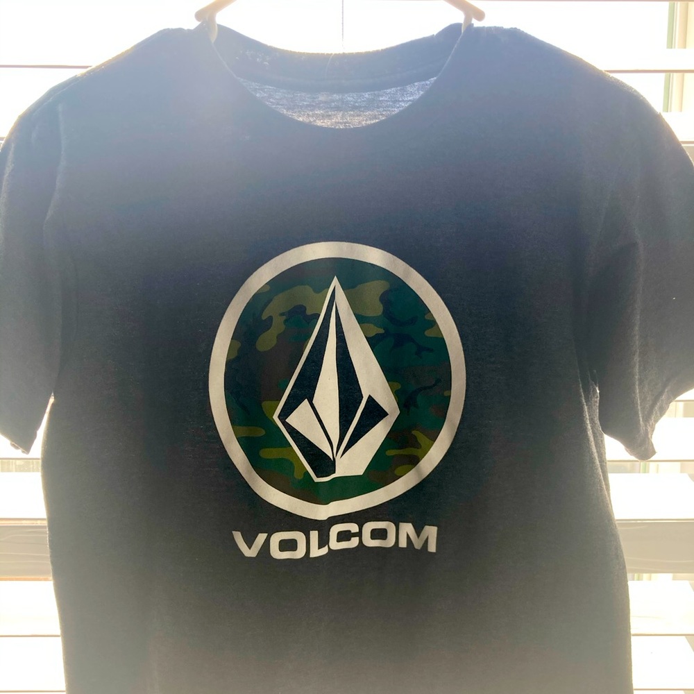 Volcom shirt